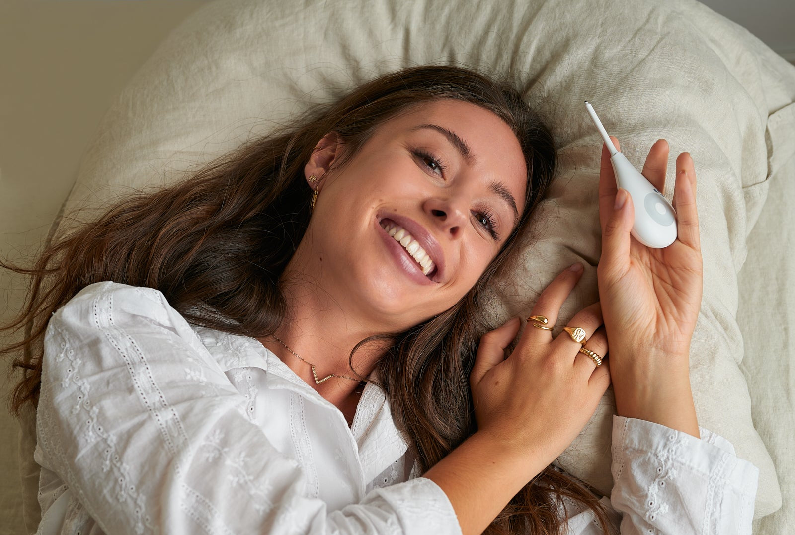 mulher com daysy sorriso